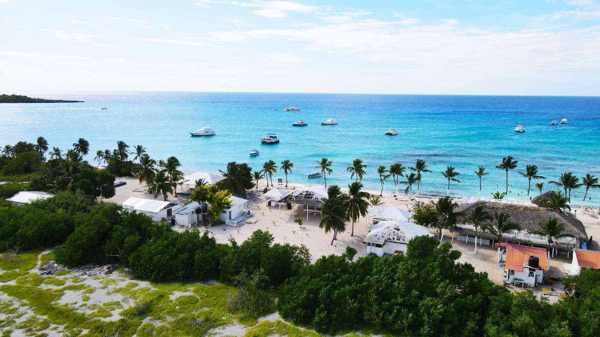Isla Catalina - Snorkeling y Playa Virgen